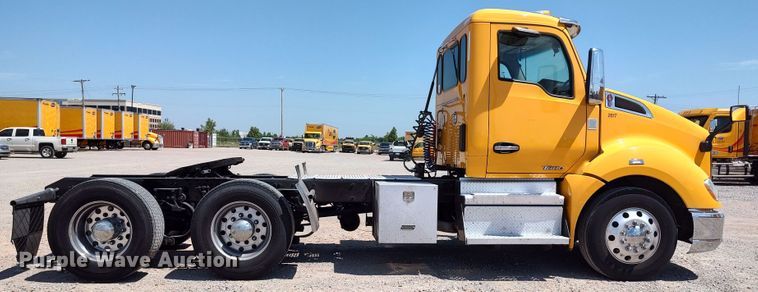 image for item LU9107 2019 Kenworth T680  semi truck