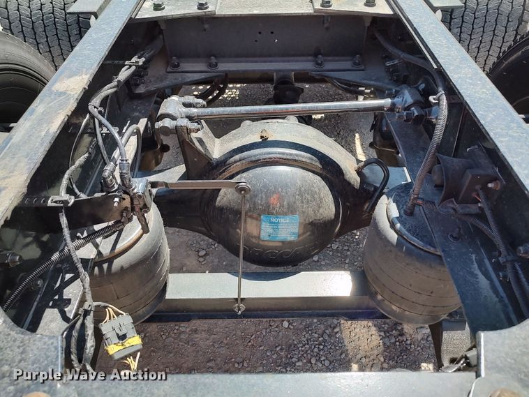 image for item LU9107 2019 Kenworth T680  semi truck