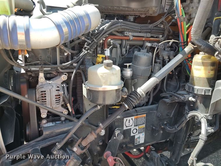 image for item LU9107 2019 Kenworth T680  semi truck