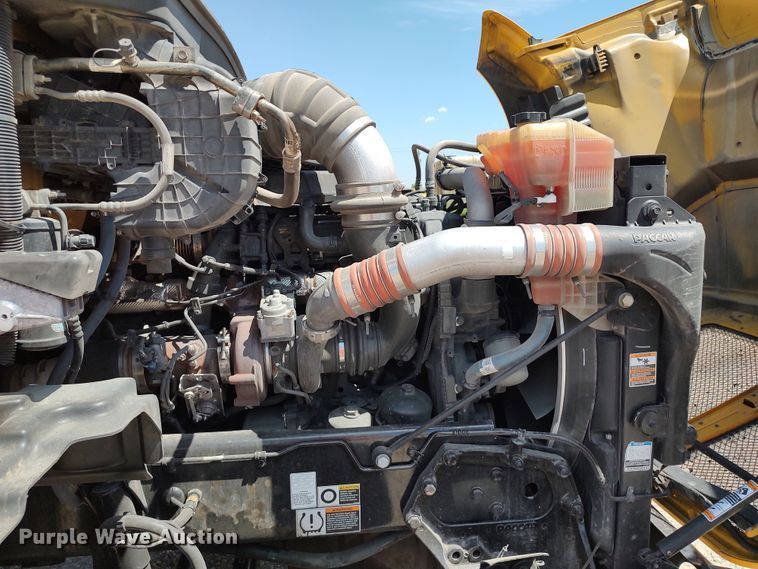 image for item LU9107 2019 Kenworth T680  semi truck