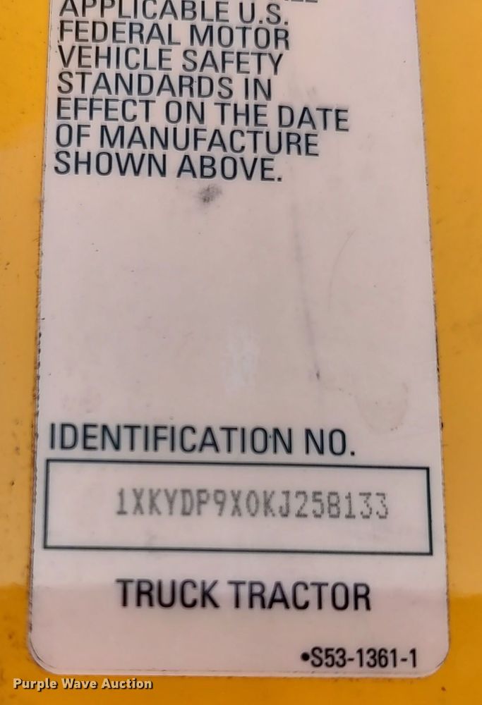 image for item LU9107 2019 Kenworth T680  semi truck