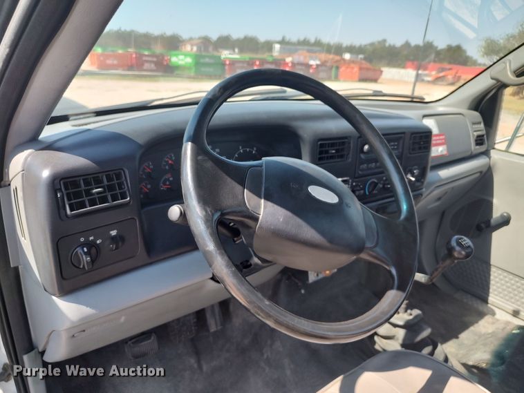 image for item LU9151 2004 Ford F750 Super Duty XL  truck cab and chassis