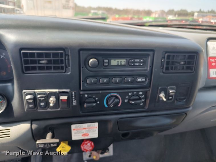 image for item LU9151 2004 Ford F750 Super Duty XL  truck cab and chassis