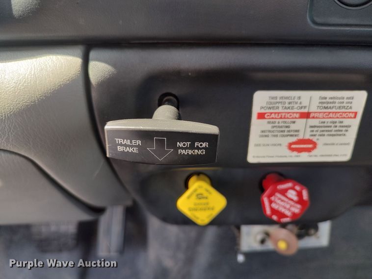 image for item LU9151 2004 Ford F750 Super Duty XL  truck cab and chassis