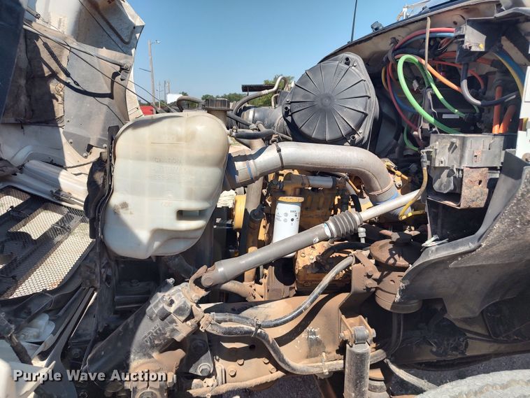 image for item LU9151 2004 Ford F750 Super Duty XL  truck cab and chassis