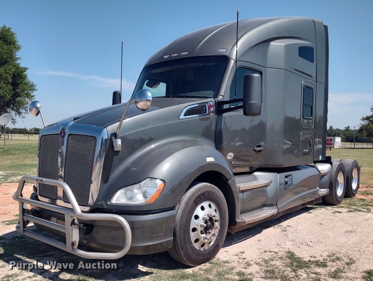 image for item LU9153 2014 Kenworth T680  semi truck