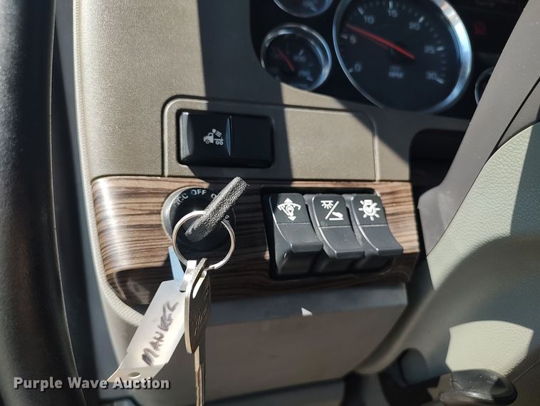 image for item LU9153 2014 Kenworth T680  semi truck