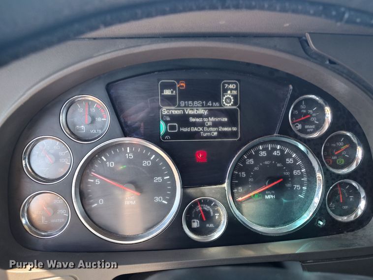 image for item LU9153 2014 Kenworth T680  semi truck