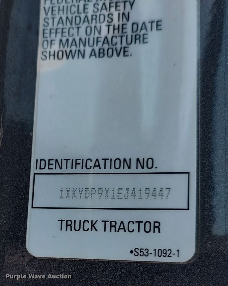 image for item LU9153 2014 Kenworth T680  semi truck