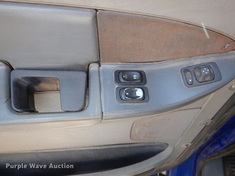 image for item MF9119 2005 Freightliner Columbia  semi truck