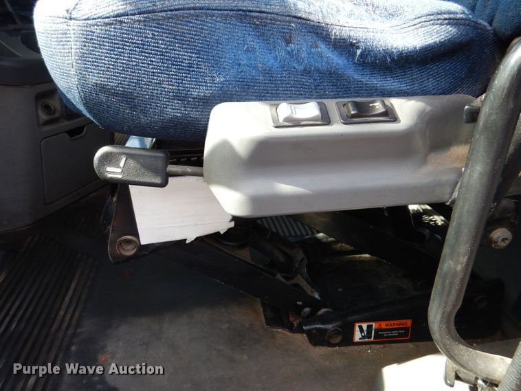 image for item MF9119 2005 Freightliner Columbia  semi truck