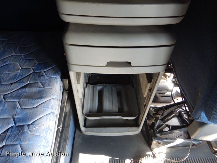 image for item MF9119 2005 Freightliner Columbia  semi truck