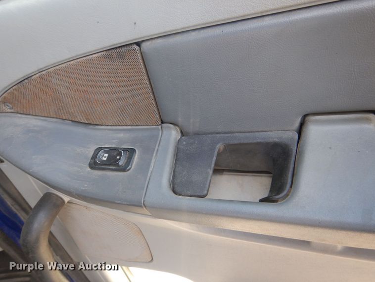 image for item MF9119 2005 Freightliner Columbia  semi truck