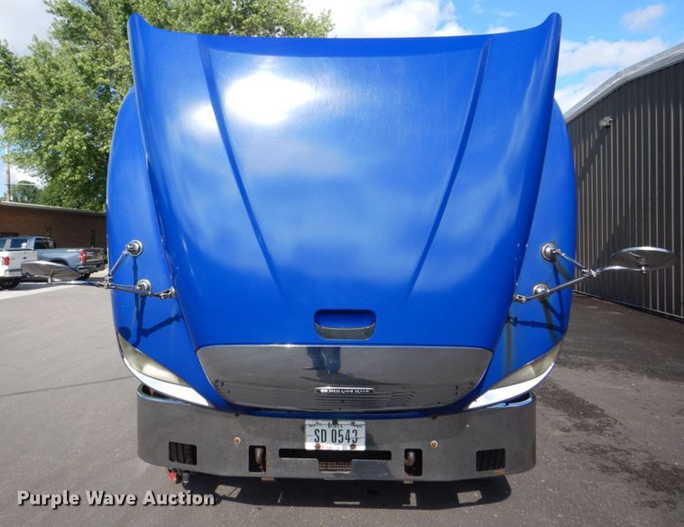 image for item MF9119 2005 Freightliner Columbia  semi truck