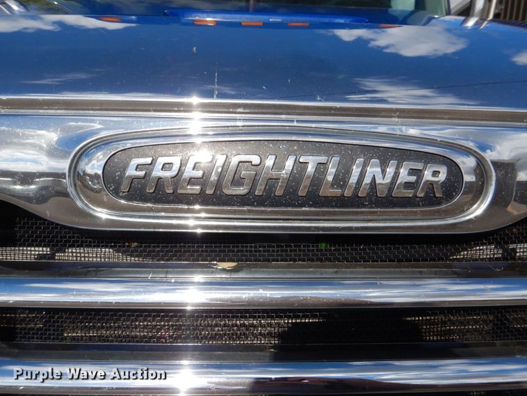image for item MF9119 2005 Freightliner Columbia  semi truck