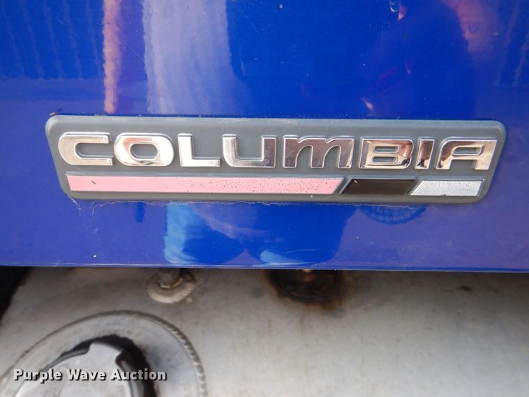 image for item MF9119 2005 Freightliner Columbia  semi truck