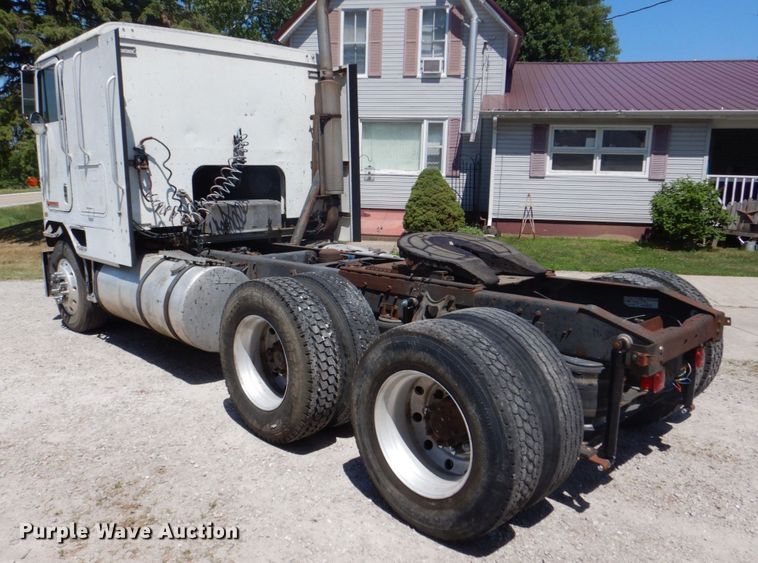 image for item MF9125 1988 International 9600  semi truck