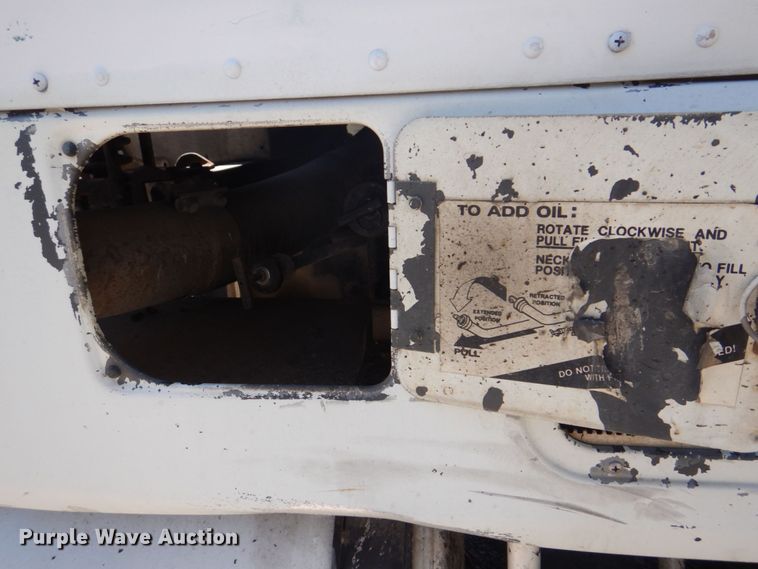 image for item MF9125 1988 International 9600  semi truck