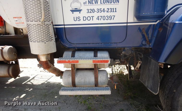 image for item MF9630 1999 Mack RD690S  ready mix truck