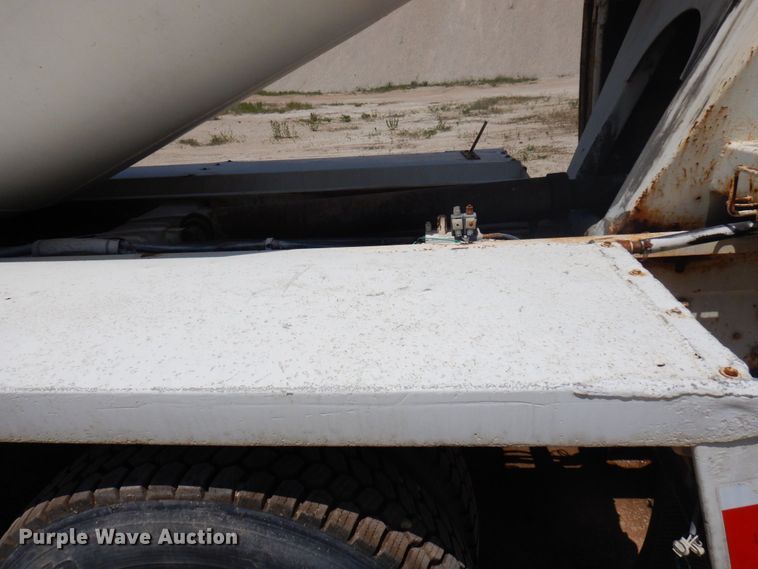 image for item MF9630 1999 Mack RD690S  ready mix truck