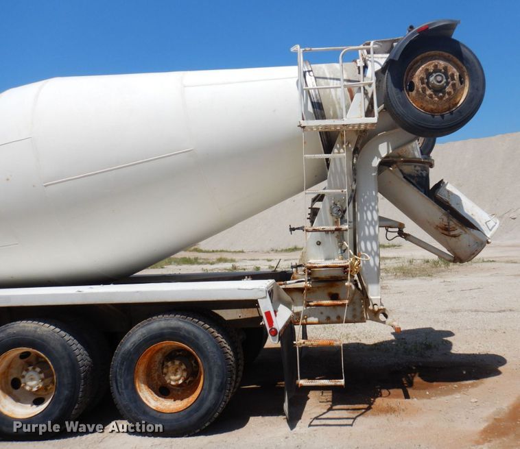 image for item MF9630 1999 Mack RD690S  ready mix truck