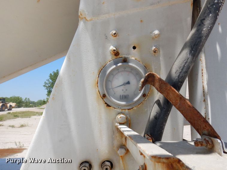 image for item MF9630 1999 Mack RD690S  ready mix truck