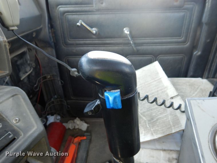 image for item MF9630 1999 Mack RD690S  ready mix truck