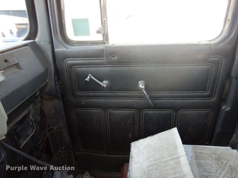 image for item MF9630 1999 Mack RD690S  ready mix truck