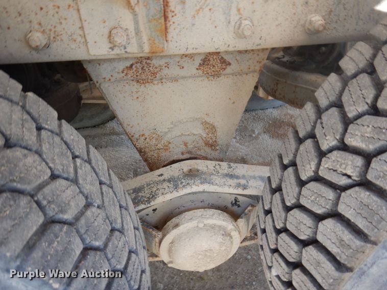 image for item MF9630 1999 Mack RD690S  ready mix truck