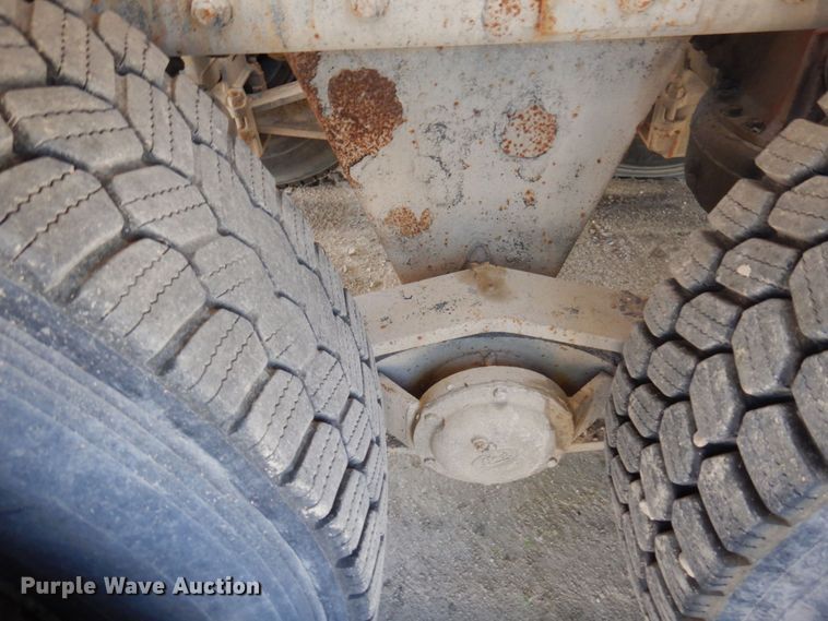 image for item MF9630 1999 Mack RD690S  ready mix truck