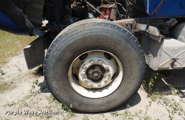 image for item MF9630 1999 Mack RD690S  ready mix truck