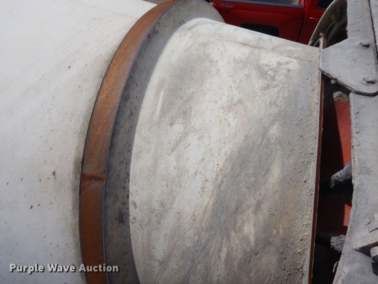 image for item MF9632 2004 International 5500i  ready mix truck