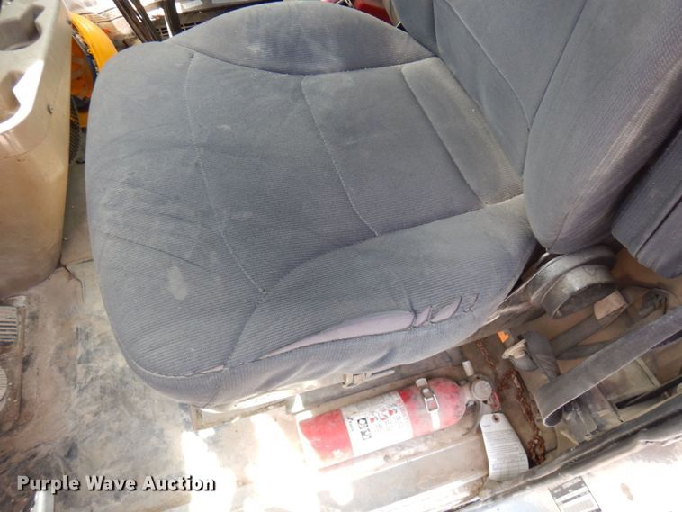 image for item MF9632 2004 International 5500i  ready mix truck