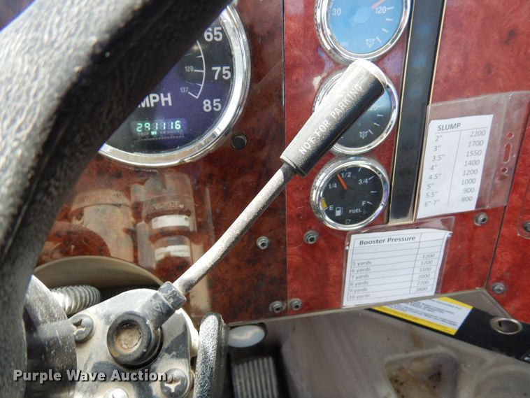 image for item MF9632 2004 International 5500i  ready mix truck