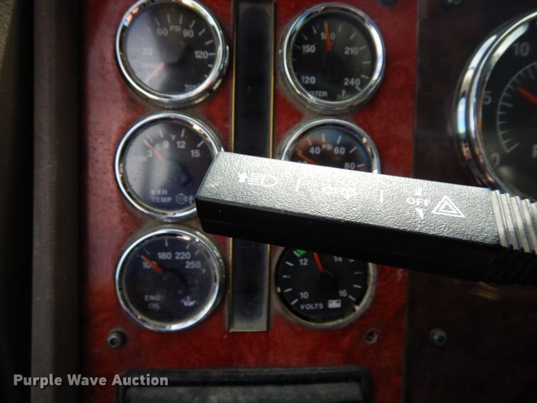 image for item MF9632 2004 International 5500i  ready mix truck