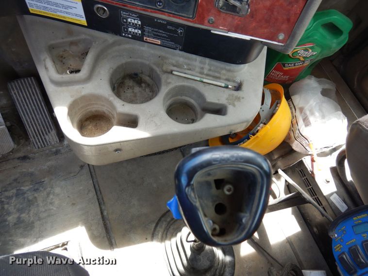 image for item MF9632 2004 International 5500i  ready mix truck