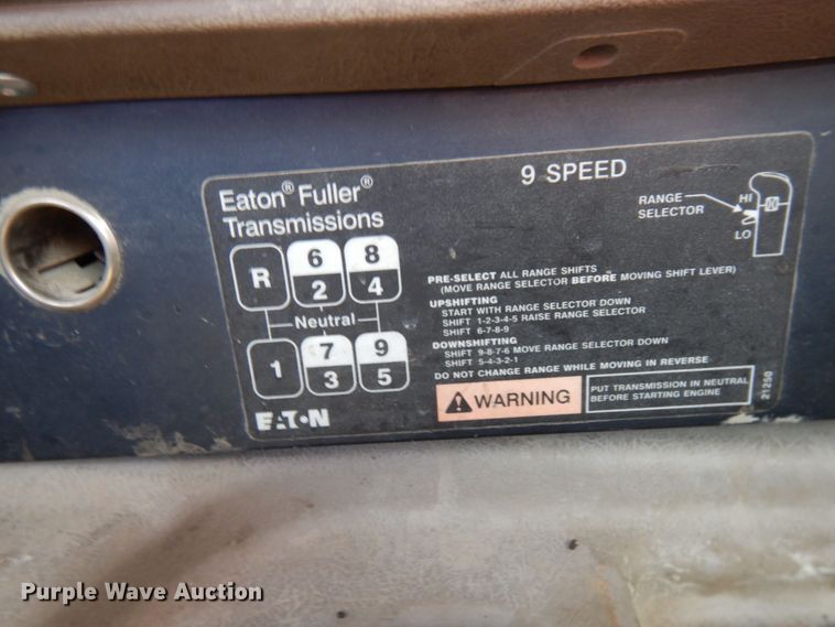 image for item MF9632 2004 International 5500i  ready mix truck