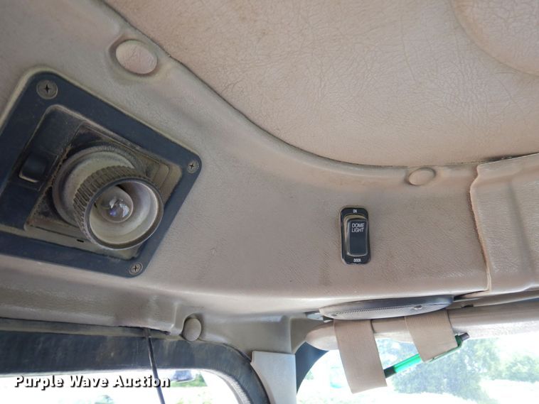 image for item MF9632 2004 International 5500i  ready mix truck