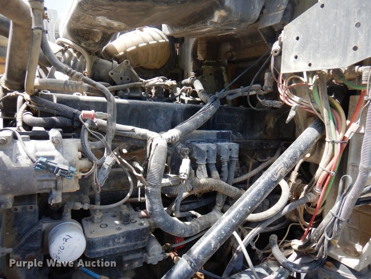 image for item MF9632 2004 International 5500i  ready mix truck