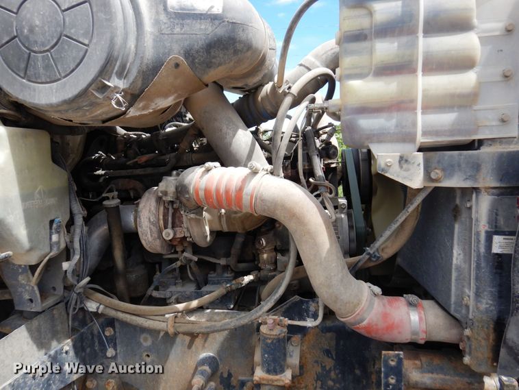 image for item MF9632 2004 International 5500i  ready mix truck