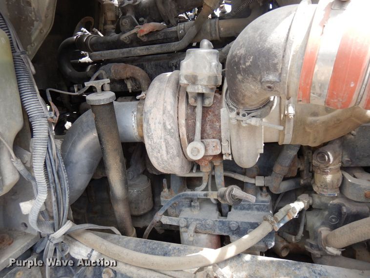 image for item MF9632 2004 International 5500i  ready mix truck