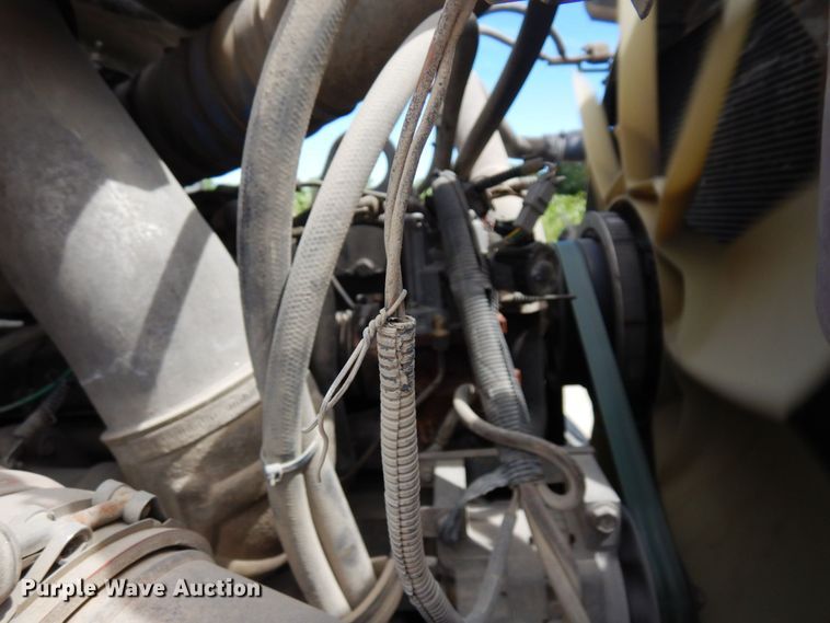 image for item MF9632 2004 International 5500i  ready mix truck