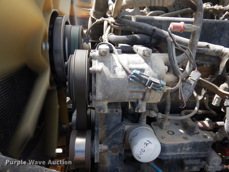 image for item MF9632 2004 International 5500i  ready mix truck