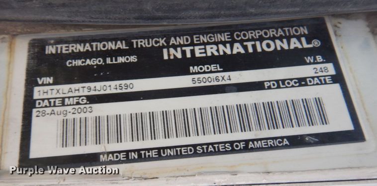 image for item MF9632 2004 International 5500i  ready mix truck