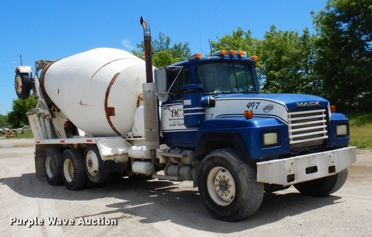 image for item MF9633 1999 Mack RD690S  ready mix truck
