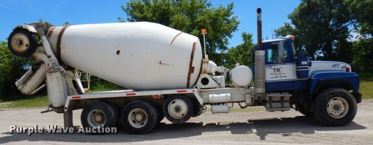 image for item MF9633 1999 Mack RD690S  ready mix truck