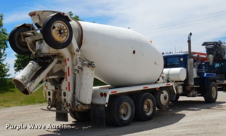 image for item MF9633 1999 Mack RD690S  ready mix truck