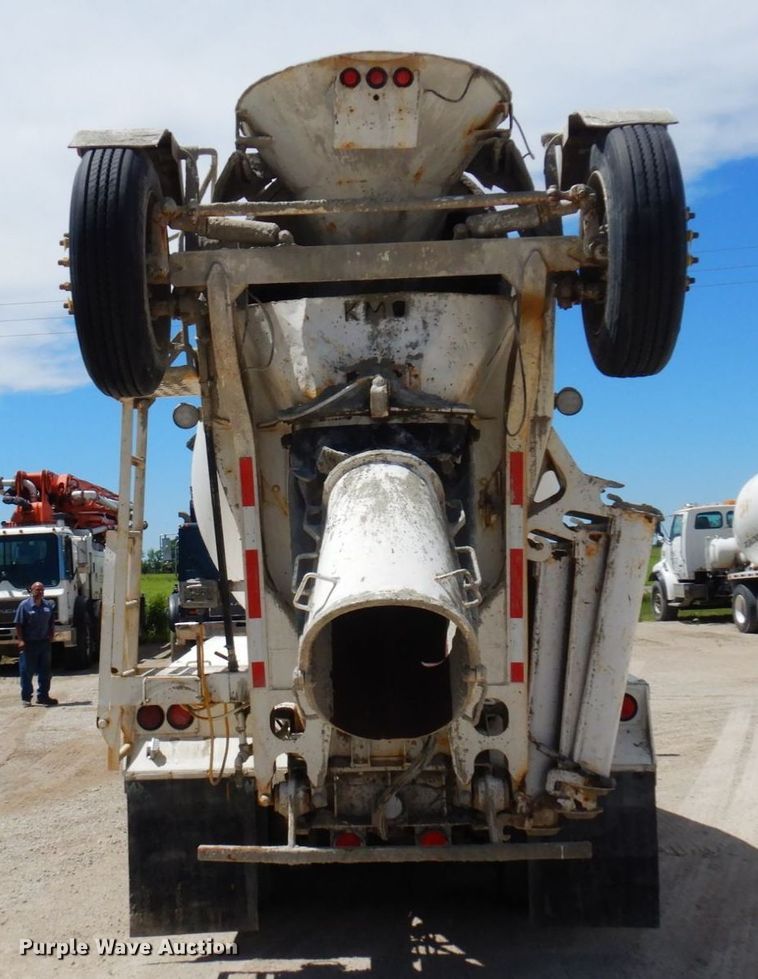 image for item MF9633 1999 Mack RD690S  ready mix truck