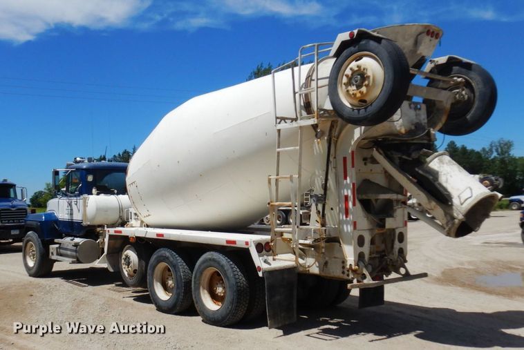 image for item MF9633 1999 Mack RD690S  ready mix truck