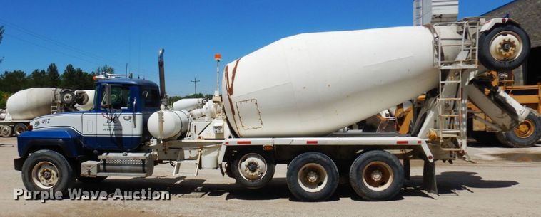 image for item MF9633 1999 Mack RD690S  ready mix truck